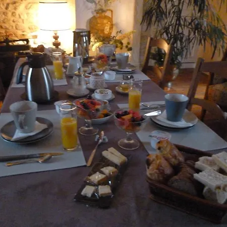 לינה וארוחת בוקר Le Clos Mayas Vaux-sur-Seulles